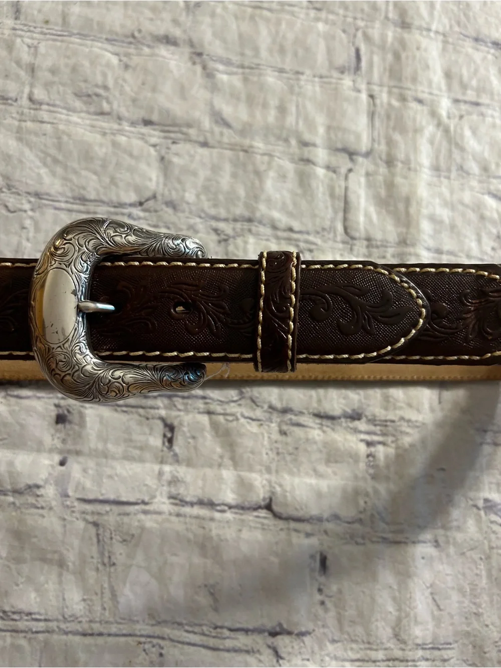 JUSTIN CHUNKY EMBOSSED CHANGEABLE BUCKLE SILVER EMBELLISHED BUCKLE CALFHAIR BELT